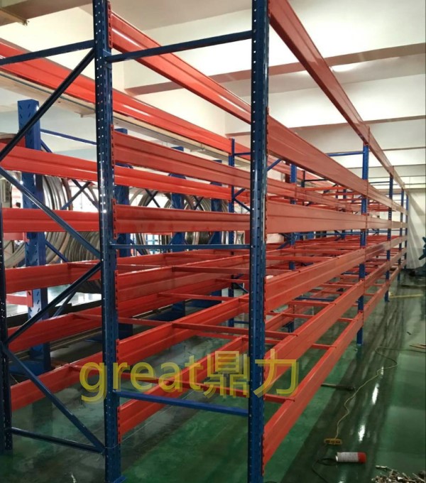 出口泰国客户的三立柱重型卷料货架案例